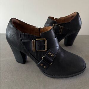 Clark’s Indigo Women's Black Leather Heeled Ankle Boots - SZ 8